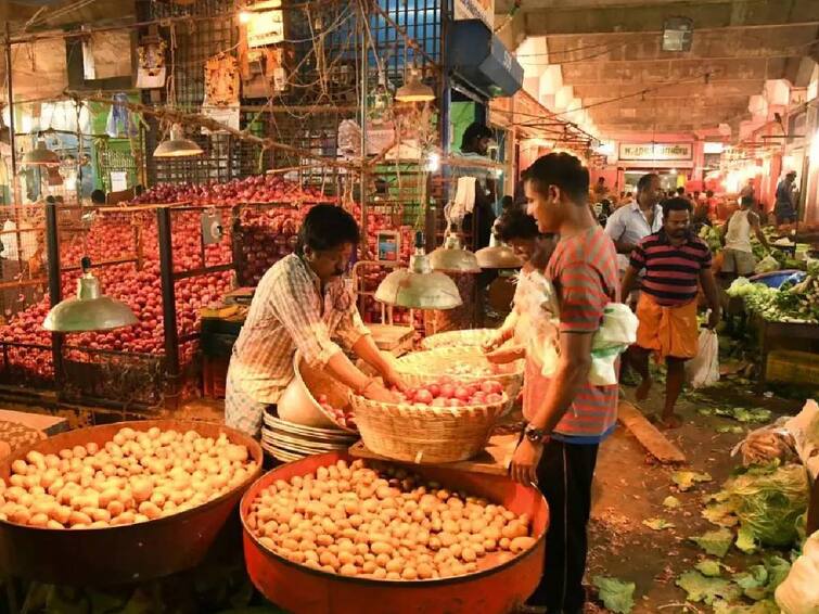 Vegetables price list december 7 2023 chennai koyambedu market Vegetables Price: மிக்ஜாம் புயலால் குறைந்த வரத்து.. சென்னையில் காய்கறி விலை கிடுகிடு உயர்வு.. இன்றைய நிலவரம்..!