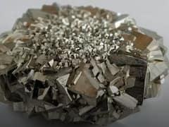 दुनिया में एक ही जगह मिलता है ये पत्थर, डायमंड से भी 1000 गुना है दुर्लभ