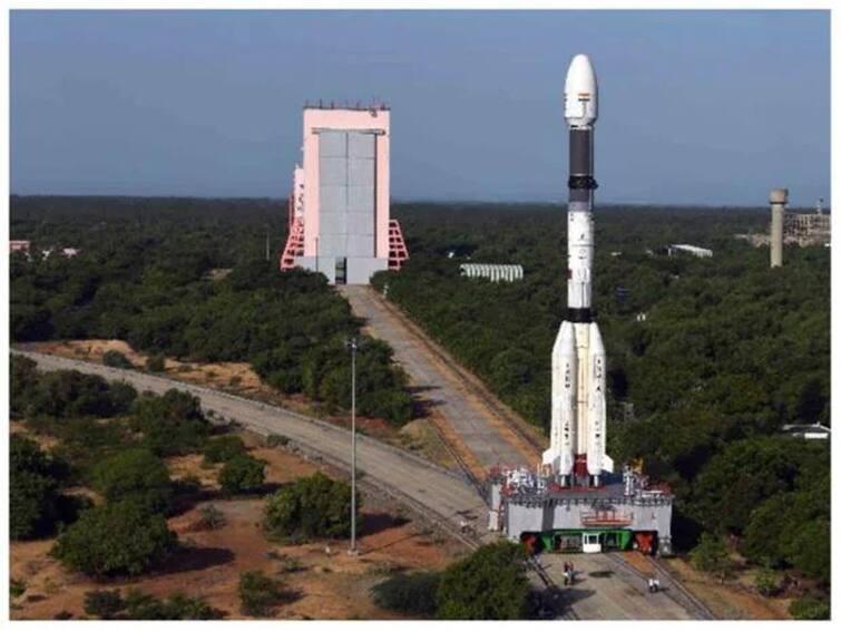 isro new projects in 2024 Isro planning for 12 big missions in 2024. Here the full list telugu news ISRO Projects in 2024: ఇకపై SSLV రాకెట్‌తో ఇస్రో మరిన్ని ప్రయోగాలు, రాజ్యసభలో కేంద్రం వెల్లడి