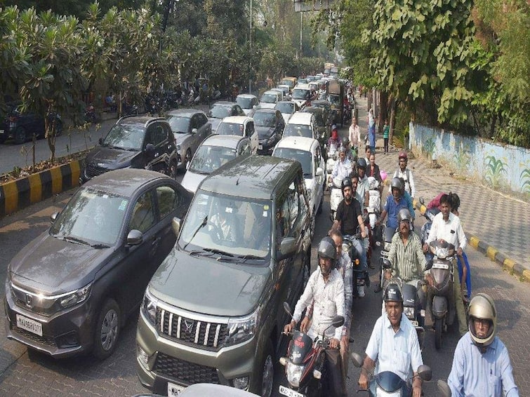 Traffic jam in Nagpur city during the winter session Which routes will be closed Nagpur Traffic Jam : अधिवेशन काळात नागपूरकरांना करावा लागणार वाहतूक कोंडीचा सामना, 'हे' मार्ग आहेत बंद