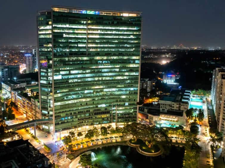Monthly Office Rent Rises 7% YoY In H1FY24, NCR Sees Prices Reach Rs 85 Per Square Feet: Anarock Monthly Office Rent Rises 7% YoY In H1FY24, NCR Sees Prices Reach Rs 85 Per Square Feet: Anarock