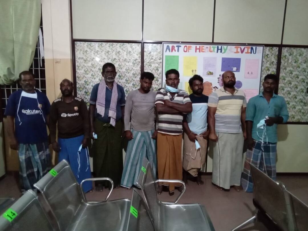 ஒரு வாரத்திற்கு பிறகு கடலுக்குச் சென்ற 22 தமிழக மீனவர்கள்: கைது செய்த இலங்கை கடற்படை! 