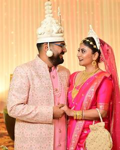 Soumya-Sandipta Marriage: রাজকীয় বিয়ের আসরে হল না কন্যাদান, সৌম্য-সন্দীপ্তার বিয়ের খুঁটিনাটি