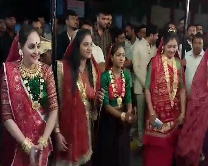 ઘનશ્યામભાઈ મેરામભાઇ હેરભાનાં સુપુત્ર સત્યજીતનાં ફુલેકામાં લાખો રૂપિયા ઢોલી પર ઉડયા હતા.