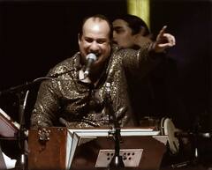 Rahat Fateh Ali Khan Birthday: बचपन में शुरू किया गाना, फिर बन गए सुरों के सम्राट, बॉलीवुड से लेकर हॉलीवुड तक बिखेरा अपने हुनर का जलवा