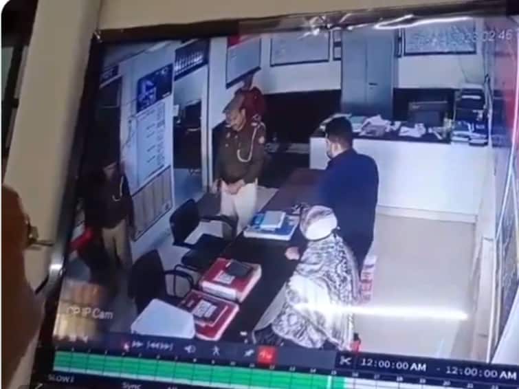 Caught On Camera UP Cop Mistakenly Shoots Woman In Head By Inside Police Station Caught On Camera: UP Cop Mistakenly Shoots Woman In Head Inside Police Station