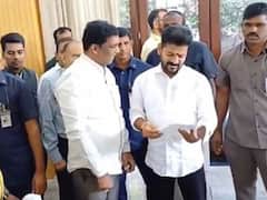 ఢిల్లీకి బయల్దేరిన సీఎం రేవంత్‌ రెడ్డి- మంత్రివర్గ విస్తరణ శాఖ కేటాయింపుపై చర్చలు