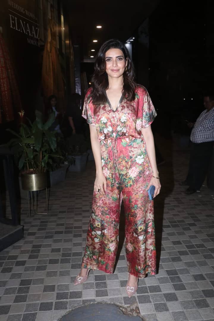 Karishma Tanna looked beautiful in a printed jump suit.