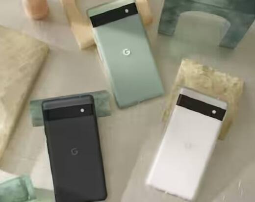 Google Pixel 6a: આ Google ફોનમાં 12.2MP મુખ્ય સેન્સર છે. આ ફોન ગૂગલ ટેન્સર ચિપસેટ સાથે આવે છે. ઉપરાંત, તેમાં 8MP ફ્રન્ટ ફેસિંગ શૂટર આપવામાં આવ્યો છે.