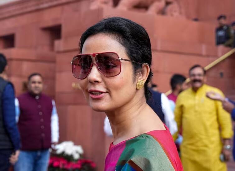 cash for query matter lok sabha expels mahua moitra from house adopts ethics committee recommendation  Lok Sabha Expels Mahua Moitra: TMC સાંસદ મહુઆ મોઈત્રાને લાગ્યો મોટો ઝટકો, લોકસભા સદસ્યતા રદ
