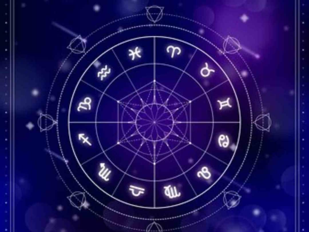 Daily Horoscope Today Dec 09 2023 Love Horoscope Today Career and Business Astrology Daily Horoscope Today Dec 9, 2023: ఈ రాశివారు ముఖ్యమైన విషయాలు వాయిదా వేసుకోవడం మంచిది, డిసెంబరు 09 రాశిఫలాలు