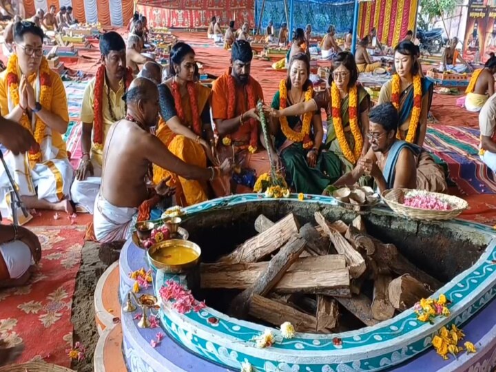 சீர்காழி ஒளிலாயத்தில் பக்தி பரவசம் பொங்க  தைவான் நாட்டினர் வழிபாடு