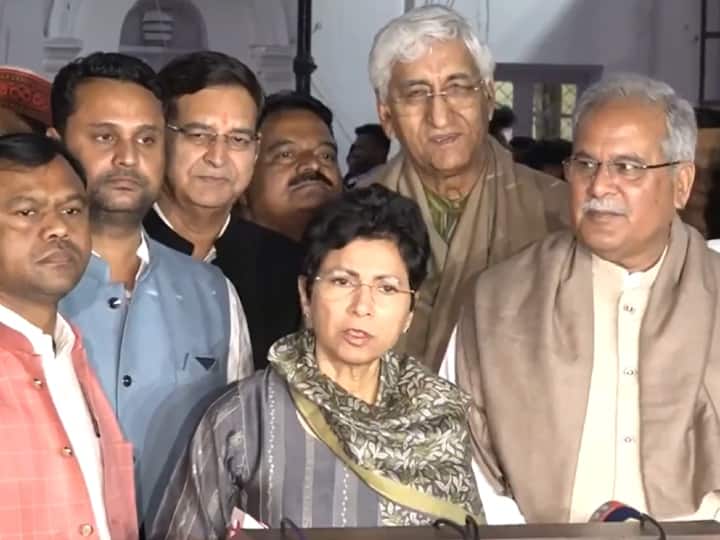 chhattisgarh kumari selja says the congress will fight together in lok sabha elections Chhattisgarh: 'हम हार से हताश नहीं, मिलकर लड़ेंगे लोकसभा चुनाव', कांग्रेस की बैठक के बाद बोलीं कुमारी शैलजा