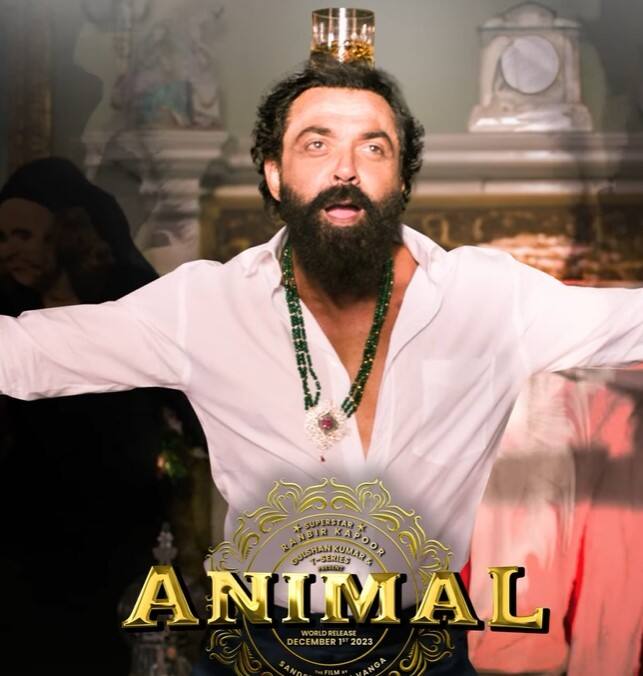 एनिमल – इस लिस्ट का सबसे पहला नाम रणबीर कपूर और बॉबी देओल स्टारर फिल्म ‘एनिमल’ का है. जो 1 दिसंबर को थिएटर्स में रिलीज हुई थी. जिसने सिर्फ चार दिनों में ही 241 करोड़ का आंकड़ा पार कर लिया है. फिल्म में बॉबी देओल एक गूंगे विलेन का रोल निभा रहे हैं. जिसे दर्शक खूब ज्यादा पसंद कर रहे हैं.