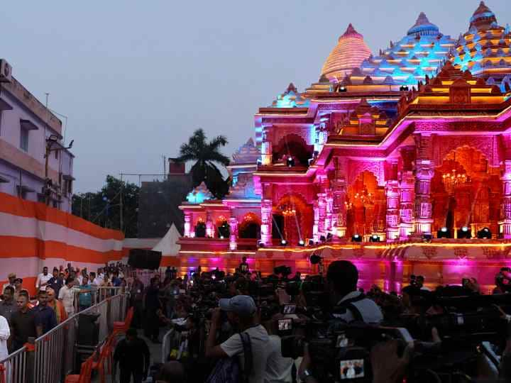 Ram Mandir Inauguration: राम मंदिर में एंट्री के लिए सिर्फ निमंत्रण पत्र ही काफी नहीं है बल्कि न्योते के साथ एक लिंक भी साझा किया जाएगा. जिस पर रजिस्टर करने के बाद एक कोड आएगा.