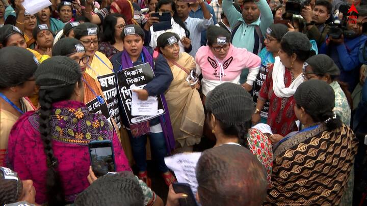 এই ইস্যুতে তৃণমূল ও বিজেপি বিধায়কদের স্লোগান-পাল্টা স্লোগানে উত্তপ্ত হয়ে ওঠে রাজ্য বিধানসভা। 