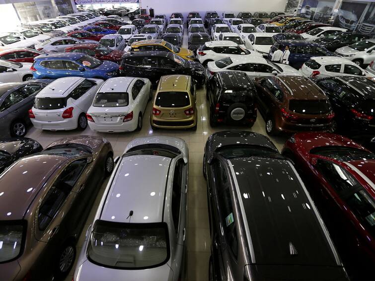 Second Hand Cars Demand Increased Prices Going Up Check Details Second Hand Cars: సెకండ్ హ్యాండ్ కార్లకు పెరుగుతున్న డిమాండ్ - ధరలు కూడా పైపైకి!