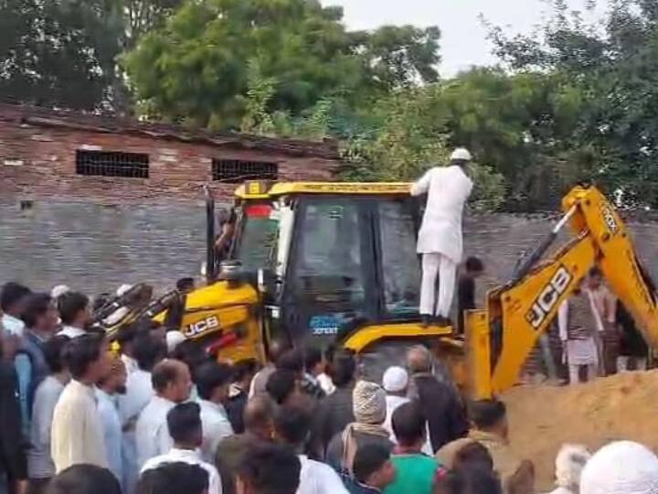 Mau wall collapse during wedding program 6 people died including 4 women UP News: मऊ में शादी की रस्म के दौरान दीवार ढहने से दर्दनाक हादसा, छह महिलाओं सहित सात लोगों की मौत