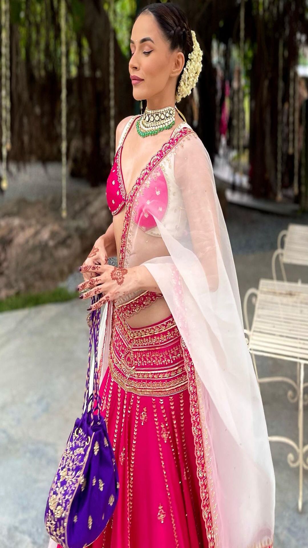A look fit for a bride: Radhika Merchant's lehenga details at Reliance  dinner decoded | Fashion News - News9live