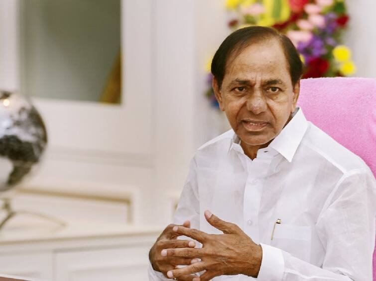 Former Telangana CM K Chandrasekhar Rao hospitalized after fall KCR Hospitalized: நெருக்கடி கொடுக்கும் ரேவந்த்! வழுக்கி விழுந்த கேசிஆர் மருத்துவமனையில் அனுமதி!