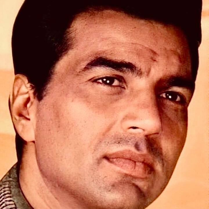 धर्मेंद्र यांनी 1966 मध्ये रिलीज झालेल्या 'फूल और पत्थर' या चित्रपटातून अॅक्शन हिरो म्हणून स्वत:ची ओळख निर्माण केली.