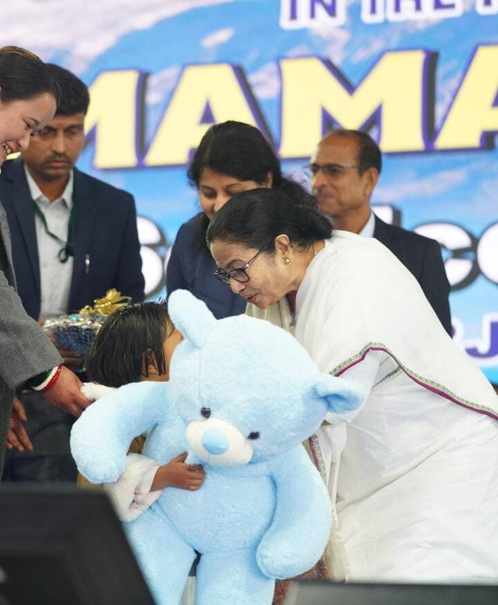 কালিম্পংয়ে ৮.৬৭ কোটি টাকার ৭টি প্রকল্পের উদ্বোধন করেছেন, ৮১.৯ কোটি টাকার ২৮টি প্রকল্পের শিলান্যাস করেছেন। দার্জিলিং, কালিম্পং- সবগুলি প্রকল্পই পরিকাঠামো, স্বাস্থ্য পরিষেবা, শিক্ষায় উন্নয়ন সংক্রান্ত।