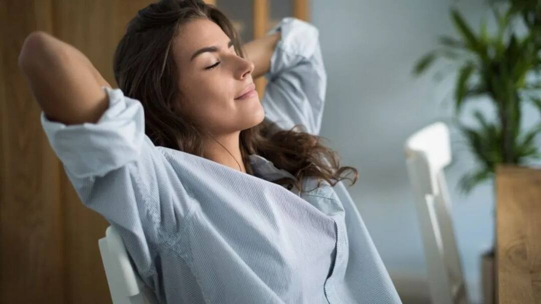 Health Tips tips to stay mentally and emotionally healthy marathi news Health Tips : मानसिक आरोग्य नेहमी चांगले राहील; 'या' टिप्स फॉलो करा