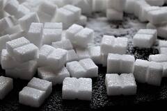 Sugar And Ageing : இனிப்பு சுவை கொண்ட உணவுகளை சாப்பிட்டால் இளம் வயதிலேயே முதிர்ச்சி வந்துவிடுமா?