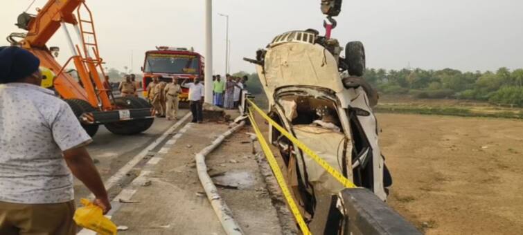 A husband and wife from Kerala were killed when their car fell into a 50 feet ditch in Trichy திருச்சி: தடுப்புச்சுவரை இடித்து 50 அடி பள்ளத்தில் விழுந்த கார்: கேரளா தம்பதி சம்பவ இடத்திலேயே பலி