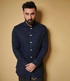 Ranbir Kapoor Net Worth: मुंबई में 2 आलीशान घर, खुद का प्रोडक्शन हाउस, कलेक्शन में लग्जरी कारें, 16 साल में रणबीर कपूर ने बना ली अकूत संपत्ति