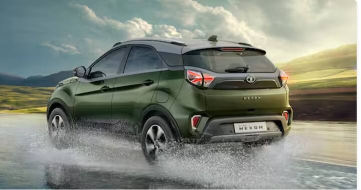 ਇਸ ਸੂਚੀ ਵਿੱਚ ਪਹਿਲੇ ਸਥਾਨ ਉੱਤੇ ਟਾਟਾ ਦੀ ਨੈਕਸਨ ਦਾ ਕਬਜ਼ਾ ਹੈ ਨਵੰਬਰ 2023 ਵਿੱਚ ਇਸਦੇ 14,916 ਯੂਨਿਟ ਦੀ ਵਿੱਕਰੀ ਹੋਈ।