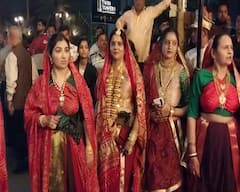 Rajkot News: રાજકોટમાં લગ્નનાં ફુલેકામાં રૂપિયાનો વરસાદ, 200 કિલો ઘરેણા પહેરીને રમ્યા રાસ ગરબા