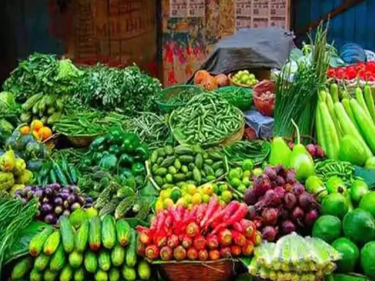 vegetables price list december 9  2023 chennai koyambedu market tomato carrot price Vegetable Price: உயரும் காய்கறிகளின் விலை.. ரூ. 300-ஐ நெருங்கும் ஒரு கிலோ பூண்டு.. இன்றைய விலை பட்டியல் இதோ..