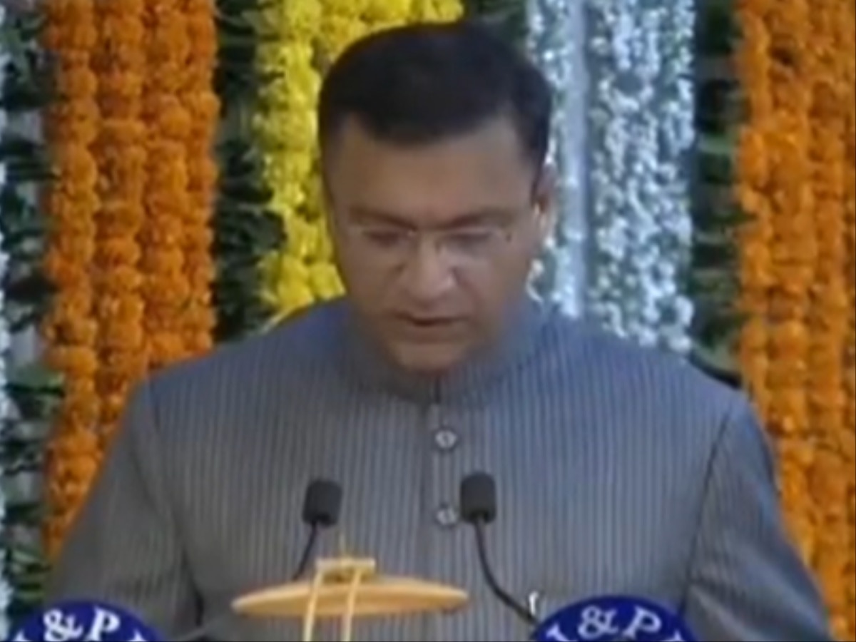 Telangana: Pro Tem Speaker Akbaruddin Owaisi Swears-In, Set To ...