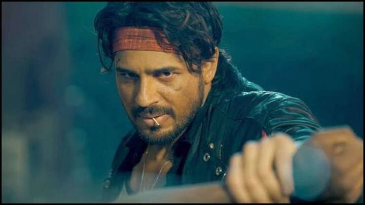 Marjaavaan: Sidharth Malhotra's much-talked-about mass action film, 'Marjaavaan', which won at the box office, saw the actor return in his angry young man avatar. The combination of romance and action portrayed by Sidharth Malhotra has always garnered acclaim and love. This time, with Raghavendra Nath, the actor saw red, losing his partner, and all hell broke loose on the big screen. Sidharth Malhotra, yet again, proved his mettle as an action hero, leaving audiences wanting to see him in more such roles. (Image Source: Special Arrangement)