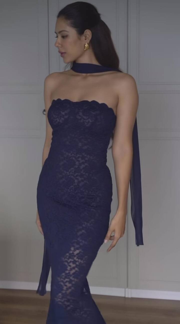 ਸੋਨਮ ਦੀ ਇਸ ਸਾਦਗੀ ਭਰੀ ਲੁੱਕ 'ਤੇ ਫੈਨਜ਼ ਫਿਦਾ ਹੋ ਰਹੇ ਹਨ। ਫੈਨਜ਼ ਉਸ ਦੀ ਇਸ ਖੂਬਸੂਰਤ ਲੁੱਕ 'ਤੇ ਫਿਦਾ ਹੋ ਰਹੇ ਹਨ।