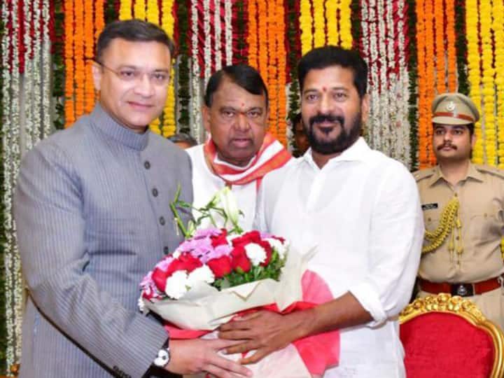 AIMIM Akbaruddin Owaisi takes oath as pro-tem speaker BJP urges Telangana Governor to cancel appointment अकबरुद्दीन ओवैसी बने प्रोटेम स्पीकर तो BJP ने गवर्नर को लिखा पत्र, बोले- ये नियमों का खुलेआम उल्लंघन