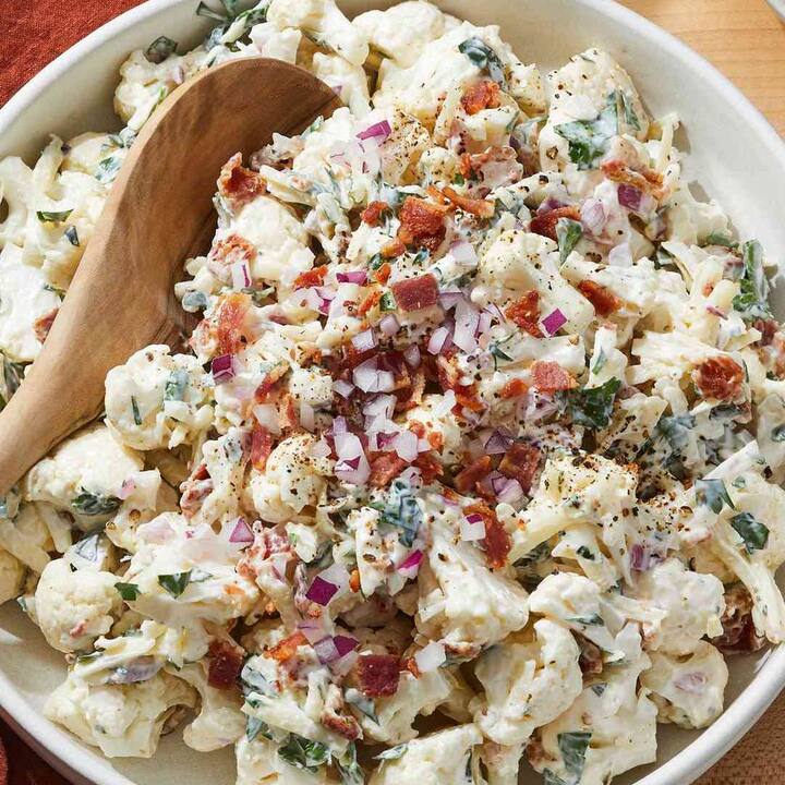 ਇਸ ਦੇ ਕੁਝ ਨੁਕਸਾਨ ਵੀ ਹਨ ਜਿਨ੍ਹਾਂ ਬਾਰੇ ਜਾਣਨਾ ਜ਼ਰੂਰੀ ਹੈ। ਫੁੱਲ ਗੋਭੀ 'ਚ ਮੌਜੂਦ ਰੈਫਿਨੋਜ਼ ਨਾਂ ਦਾ ਕਾਰਬੋਹਾਈਡ੍ਰੇਟ ਪਾਚਨ ਤੰਤਰ ਲਈ ਬੇਹੱਦ ਨੁਕਸਾਨਦਾਇਕ ਸਾਬਤ ਹੋ ਸਕਦਾ ਹੈ।