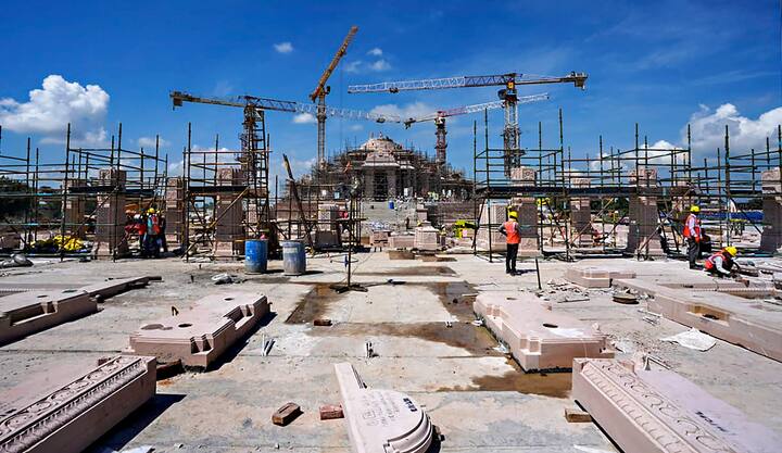 राम मंदिराच्या पुजाऱ्यांना खास प्रशिक्षण देण्यात येणार आहे. पुजाऱ्यांना सहा महिन्यांचं ट्रेनिंग देण्यात येणार आहे. (PC:PTI)