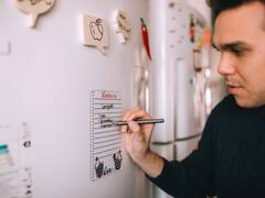 फ्रिज भी बम की तरह फट सकता है, जानिए घर में इसे कहां रखना सेफ होगा