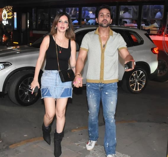 Sussanne Khan’s romantic pose with boyfriend Arslan Go, see photos ...