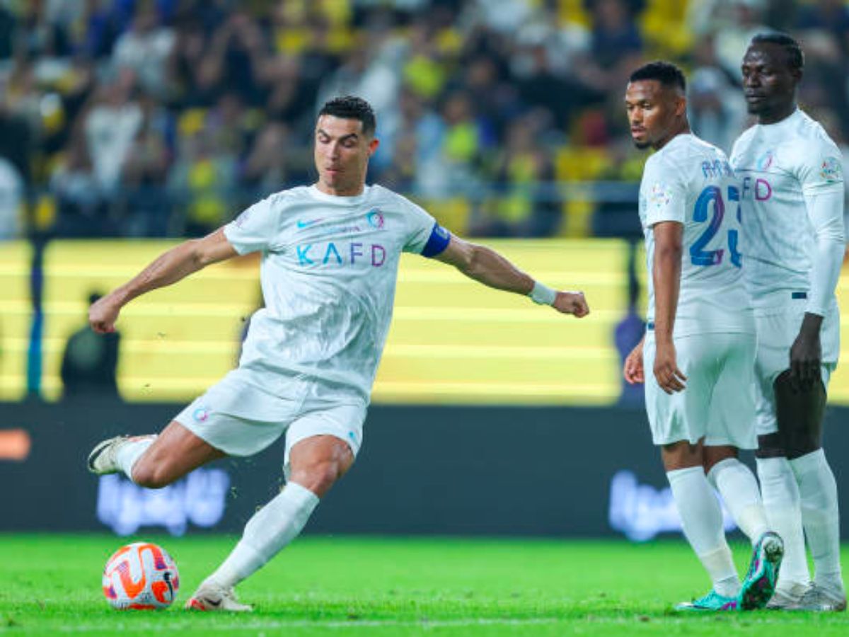 Cristiano Ronaldo stars on his 1,200th professional game