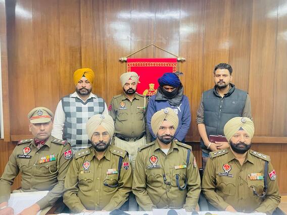 Moga news: ਮੋਗਾ ਪੁਲਿਸ ਨੂੰ ਮਿਲੀ ਸਫਲਤਾ, ਆਪਣੇ ਹੀ ਭਰਾ ਦਾ ਕਤਲ ਕਰਨ ਵਾਲੇ ਨੂੰ ਕੀਤਾ ਗ੍ਰਿਫਤਾਰ Moga news: ਮੋਗਾ ਪੁਲਿਸ ਨੂੰ ਮਿਲੀ ਸਫਲਤਾ, ਆਪਣੇ ਹੀ ਭਰਾ ਦਾ ਕਤਲ ਕਰਨ ਵਾਲੇ ਨੂੰ ਕੀਤਾ ਗ੍ਰਿਫਤਾਰ