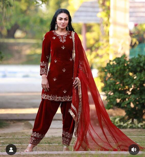 ਨੀਰੂ ਬਾਜਵਾ ਨੇ ਲਾਲ ਸੂਟ 'ਚ ਤਸਵੀਰਾਂ ਕੀਤੀਆਂ ਸ਼ੇਅਰ