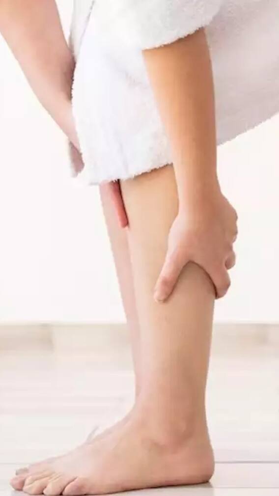 পায়ে ব্যথা ? ভারী হয়ে যাচ্ছে ? শরীরে এই সমস্যা জাঁকিয়ে বসছে না তো ?