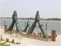 वाराणसी के नमो घाट पर हो रहा हेलीपैड का निर्माण, पर्यटकों को दूसरे शहरों से सीधे करेगा कनेक्ट