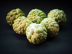 Custard Apple Health Benefits : तुमच्या शरिरात  लोहाची कमतरता आहे का? असल्यास या फळाचे सेवन करा.