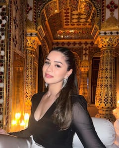 'भाभी कैसी हो...' Sara Tendulkar का लेटेस्ट लुक देख यूजर्स ने किया रिएक्ट, तस्वीरों में लगीं बेहद गॉर्जियस