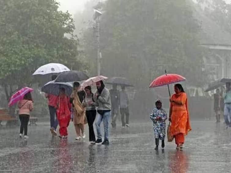 According to the Meteorological Department, there is a possibility of light to moderate rain in 7 districts in Tamil Nadu in the next 3 hours. TN Rain Alert: காலை 10 மணி வரை 7 மாவட்டங்களில் மழைக்கு வாய்ப்பு.. எந்தெந்த பகுதிகளில்?
