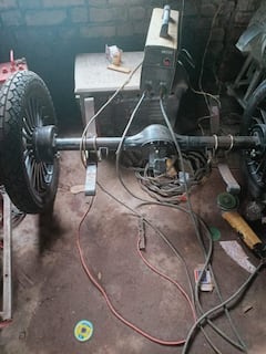 मावळच्या शेतकऱ्याचा जुगाड, टाकाऊपासून तयार केली विंटेज कार, एकदा चार्ज केली की....